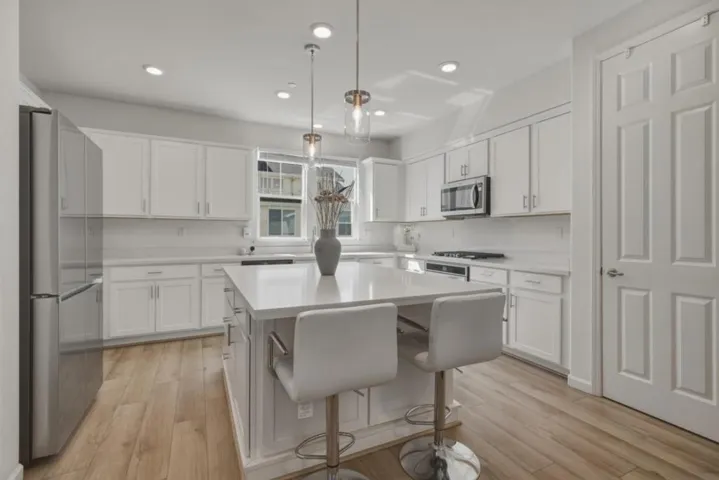 6389 Laguna Seca Lane, Gilroy, California 95020