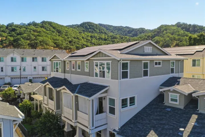 6389 Laguna Seca Lane, Gilroy, California 95020