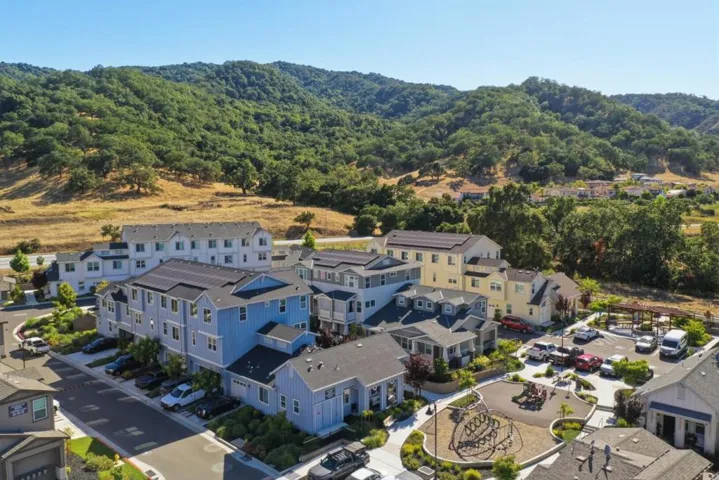 6389 Laguna Seca Lane, Gilroy, California 95020