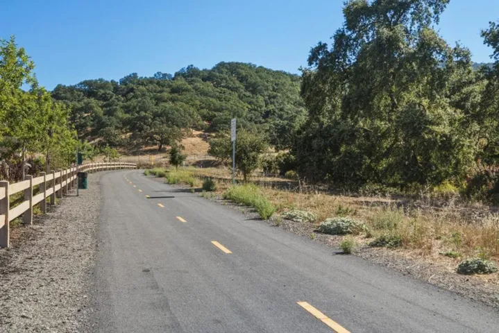 6389 Laguna Seca Lane, Gilroy, California 95020