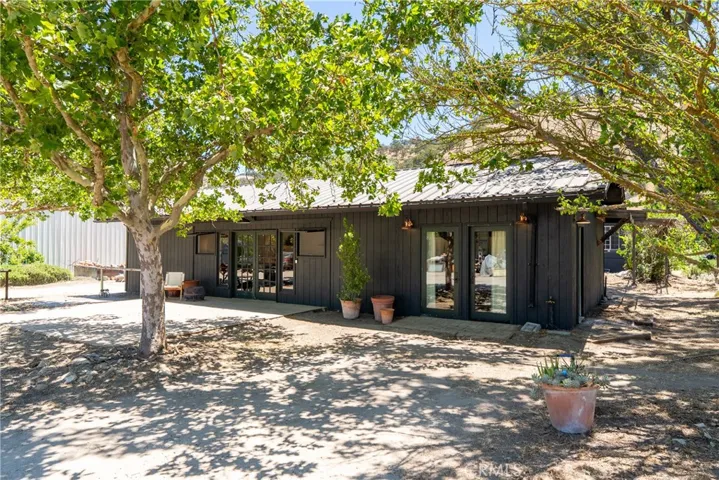5750 El Pharo, Paso Robles, California 93446
