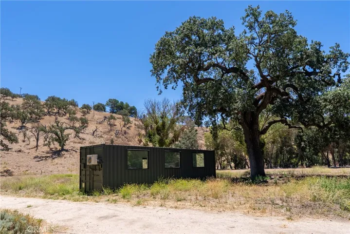 5750 El Pharo, Paso Robles, California 93446