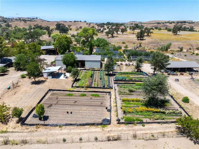 5750 El Pharo, Paso Robles, California 93446