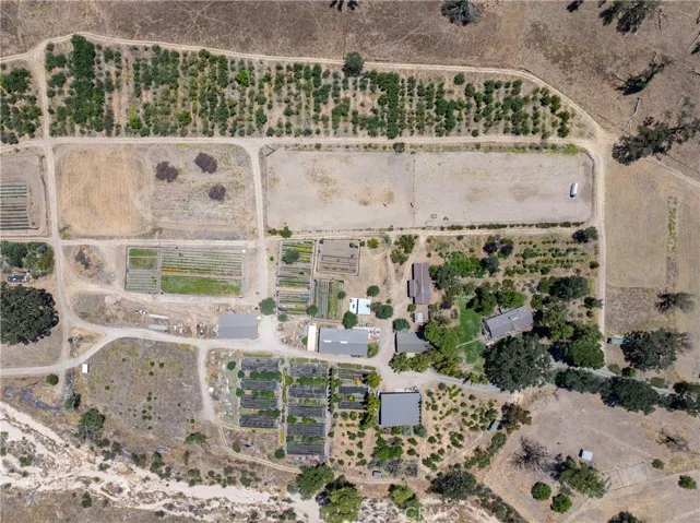 5750 El Pharo, Paso Robles, California 93446