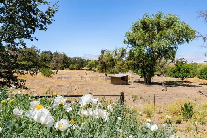 5750 El Pharo, Paso Robles, California 93446