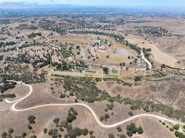 5750 El Pharo, Paso Robles, California 93446