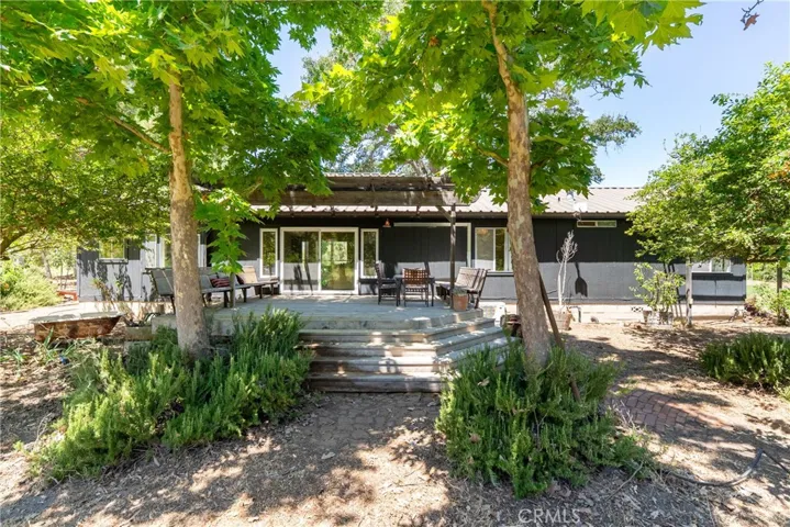 5750 El Pharo, Paso Robles, California 93446