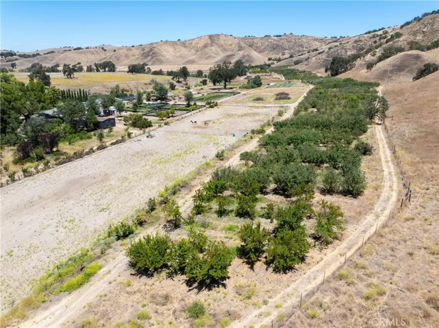 5750 El Pharo, Paso Robles, California 93446