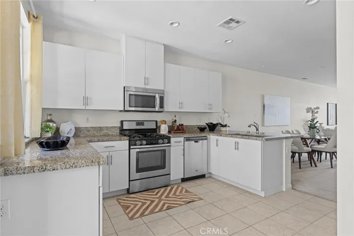 902 N Botanica Lane C, Azusa, California 91702