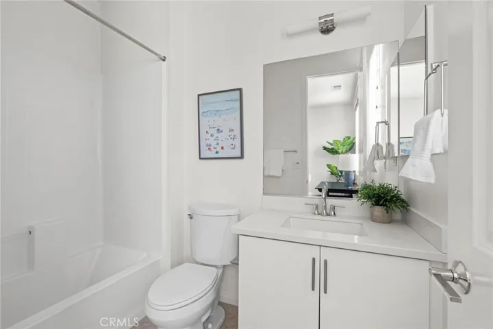 902 N Botanica Lane C, Azusa, California 91702