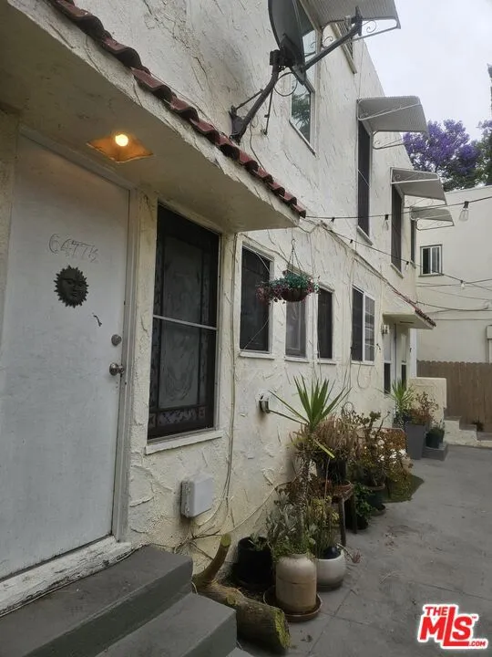 6477 Lexington Avenue, Los Angeles, California 90038 — photo 4