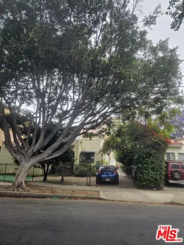 6477 Lexington Avenue, Los Angeles, California 90038