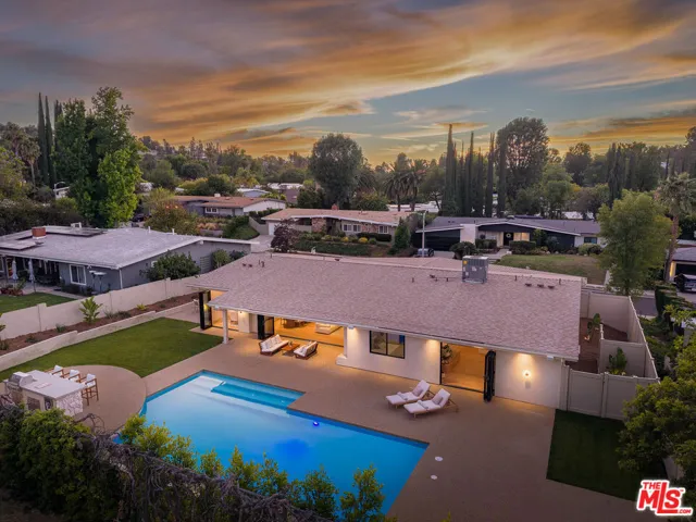 18840 La Amistad Place, Tarzana, California 91356