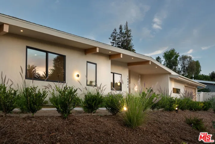 18840 La Amistad Place, Tarzana, California 91356