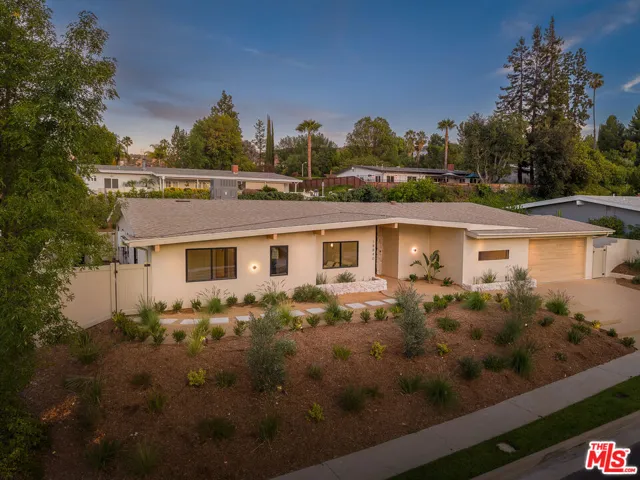 18840 La Amistad Place, Tarzana, California 91356