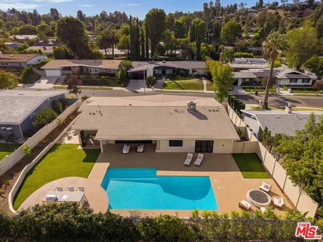 18840 La Amistad Place, Tarzana, California 91356