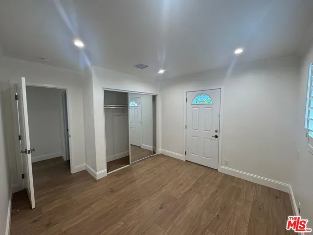 6542 Zelzah Ave, Reseda, California 91335
