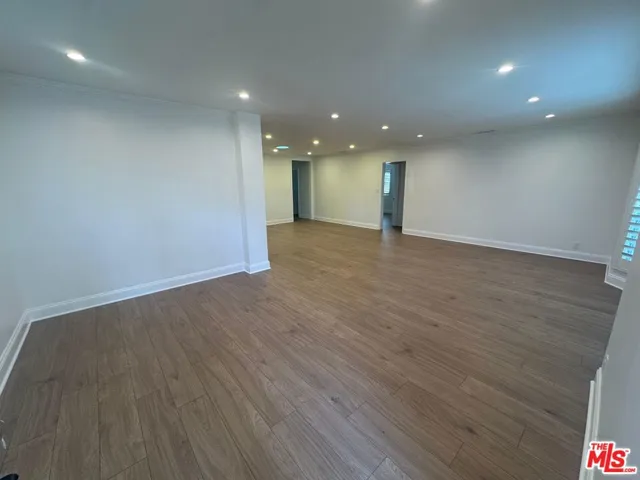 6542 Zelzah Ave, Reseda, California 91335