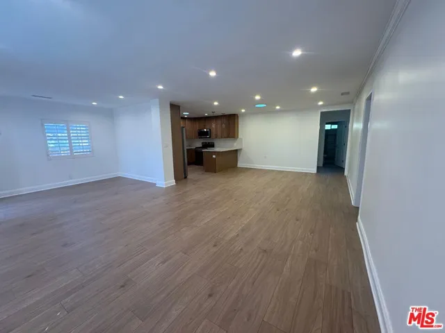 6542 Zelzah Ave, Reseda, California 91335