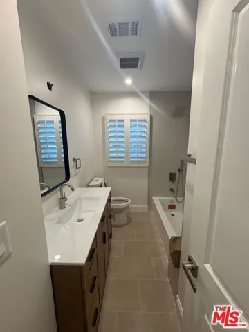 6542 Zelzah Ave, Reseda, California 91335