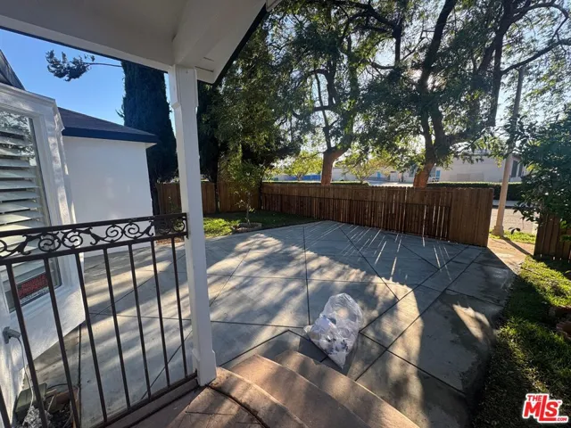 6542 Zelzah Ave, Reseda, California 91335