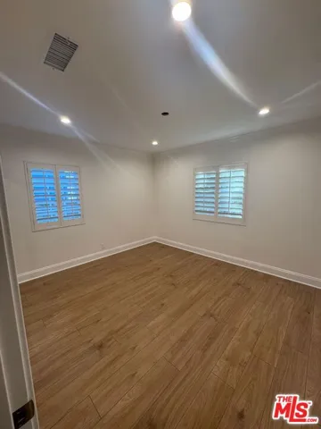 6542 Zelzah Ave, Reseda, California 91335