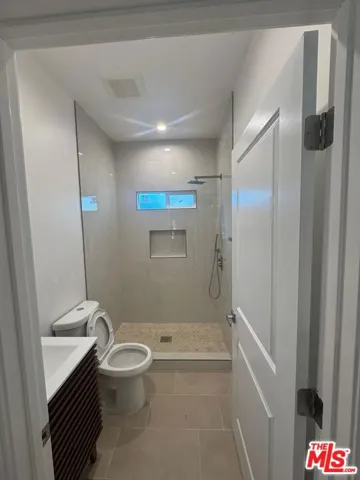6542 Zelzah Ave, Reseda, California 91335