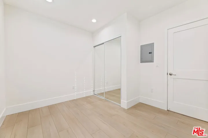 JADU - bedroom