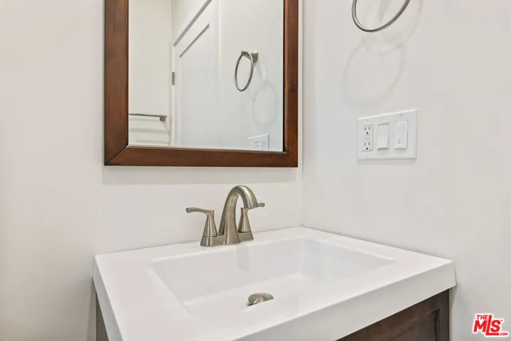 JADU - bathroom