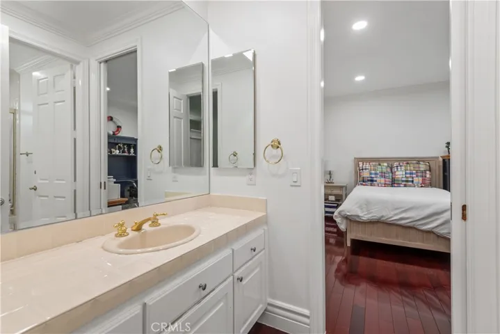 5267 Newcastle, Calabasas, California 91302