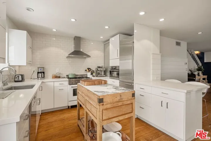 812 16th Street 5, Santa Monica, California 90403
