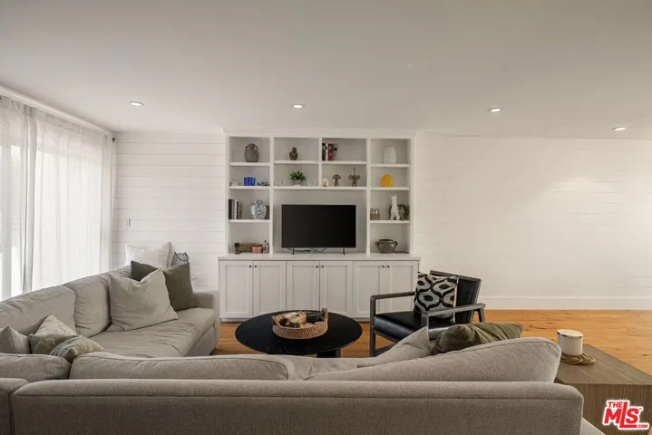 812 16th Street 5, Santa Monica, California 90403