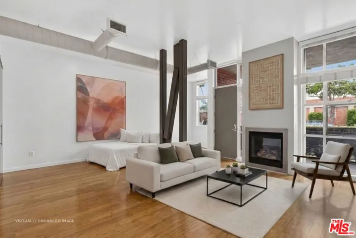 1912 Broadway 103, Santa Monica, California 90404