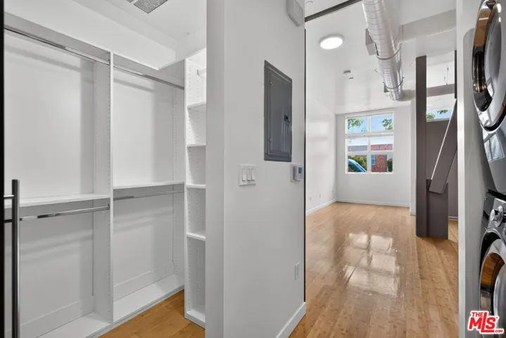 1912 Broadway 103, Santa Monica, California 90404