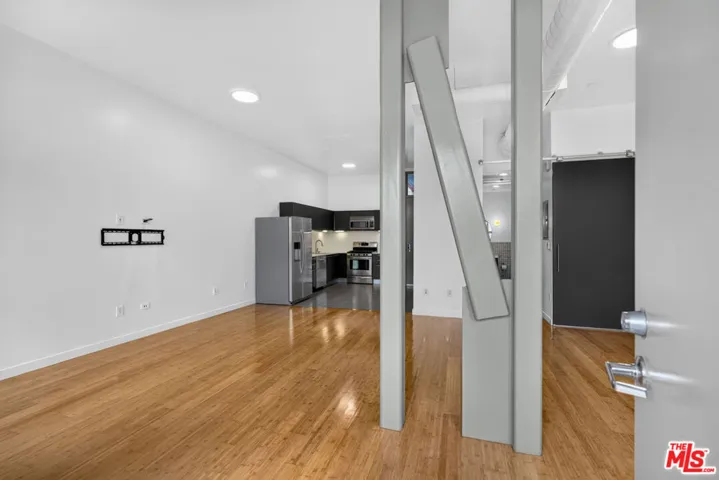1912 Broadway 103, Santa Monica, California 90404
