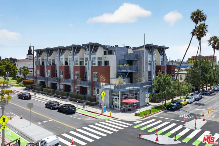 1912 Broadway 103, Santa Monica, California 90404