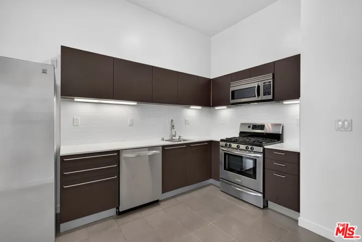 1912 Broadway 103, Santa Monica, California 90404