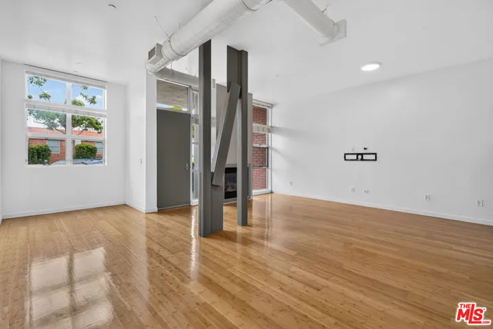 1912 Broadway 103, Santa Monica, California 90404