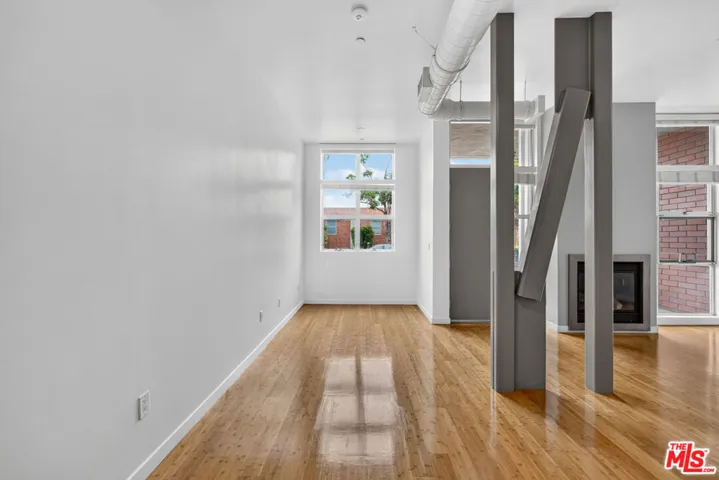 1912 Broadway 103, Santa Monica, California 90404