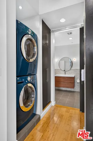 1912 Broadway 103, Santa Monica, California 90404