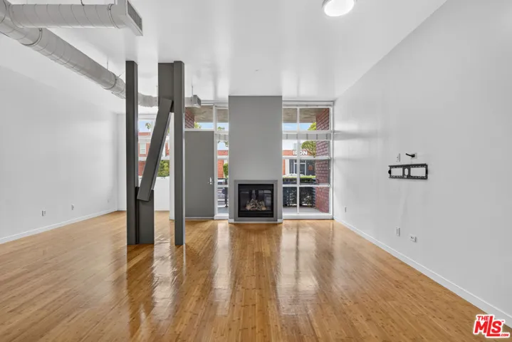 1912 Broadway 103, Santa Monica, California 90404