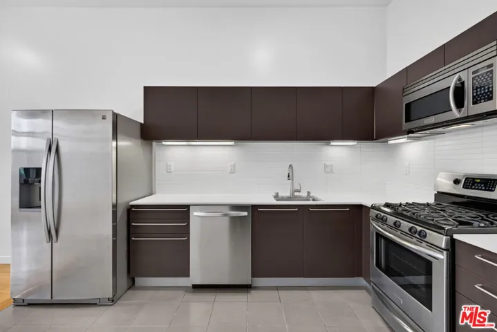 1912 Broadway 103, Santa Monica, California 90404
