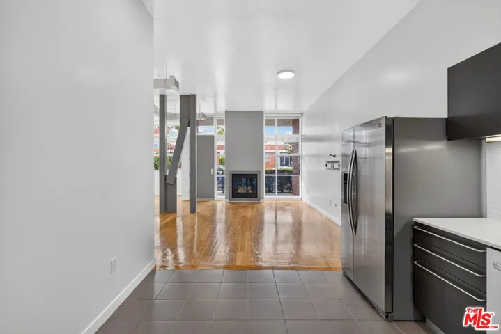 1912 Broadway 103, Santa Monica, California 90404