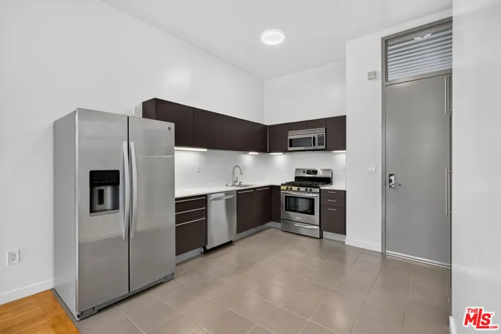 1912 Broadway 103, Santa Monica, California 90404