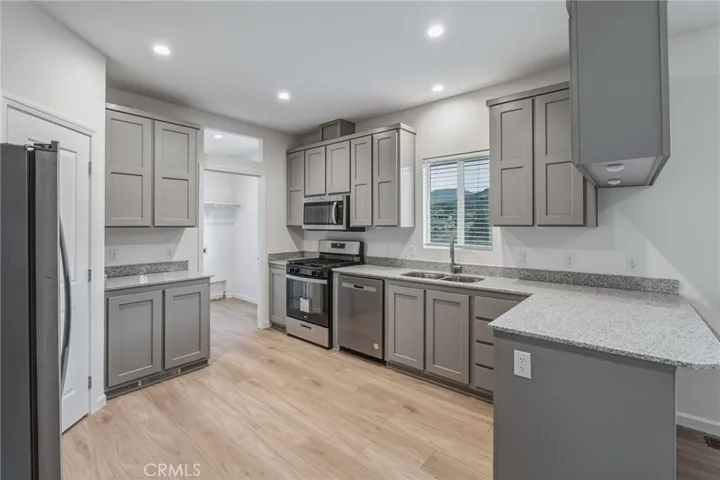 8380 Riggins, Phelan, California 92371