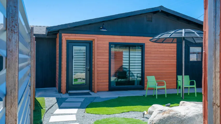 1587 Deer Trl Exterior-14