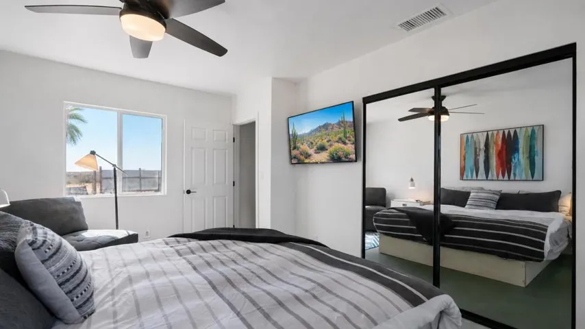 2nd bedroom
