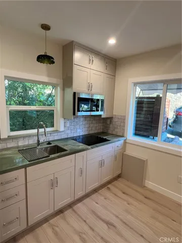 1879 Verdugo Loma Drive A, Glendale, California 91208