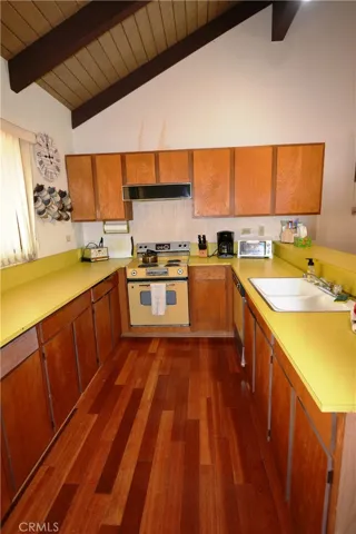 98 Tyrol Lane 306, Mammoth Lakes, California 93546