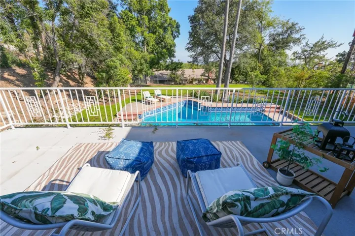 430 Devonwood Road, Altadena, California 91001